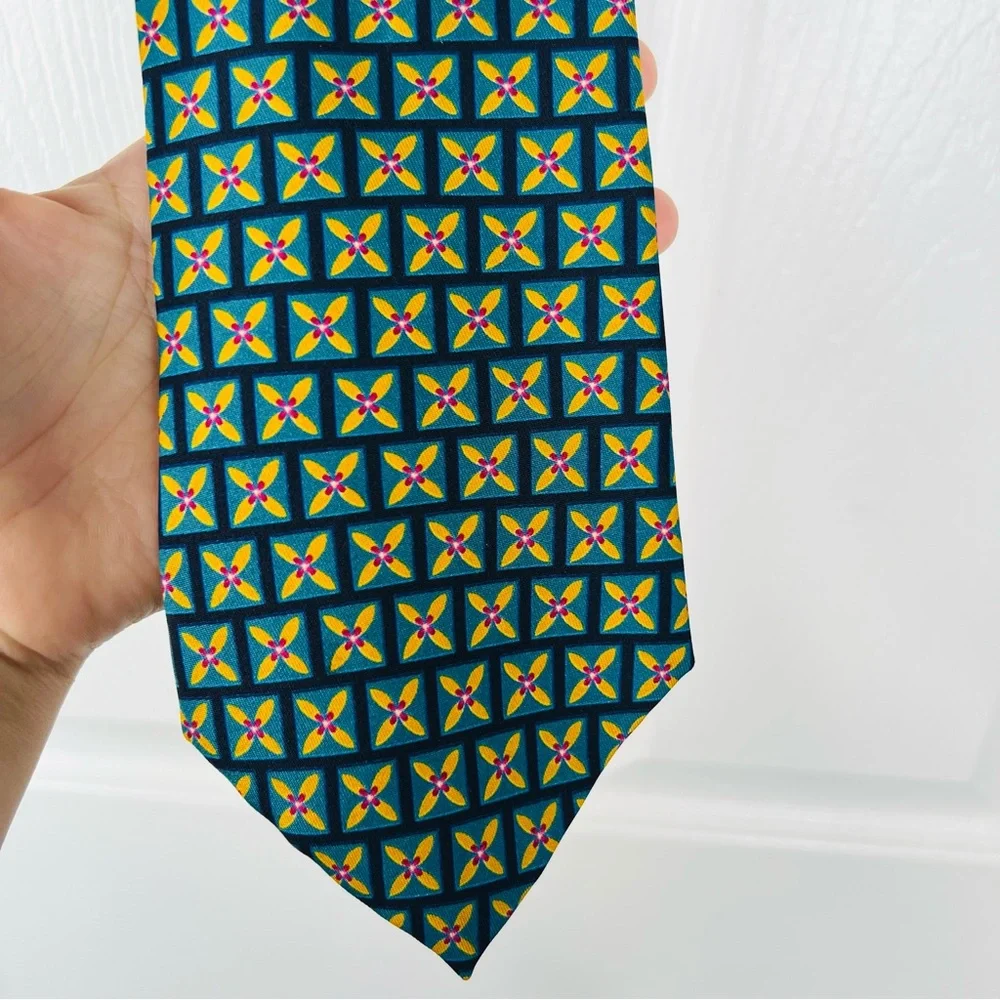 Perry Ellis Portfolio 100% Silk Floral Print Blue & Yellow Tie